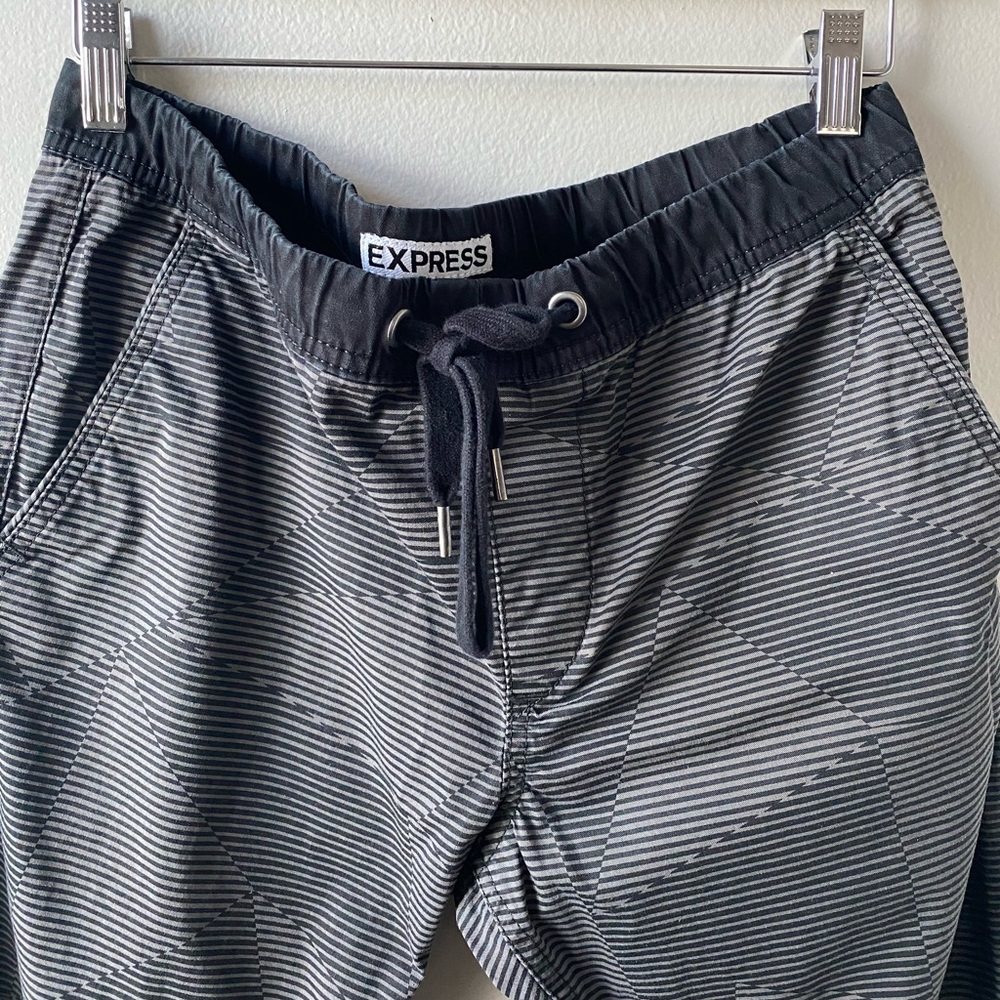 Express joggers with geometric print